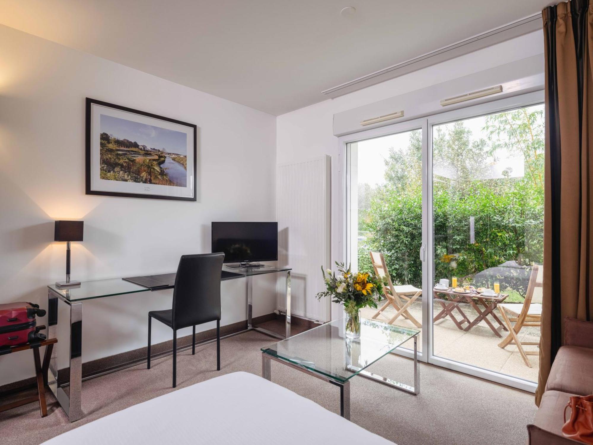 Westotel Life Nantes Каркфу Экстерьер фото